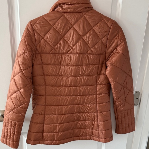 Women’s XS Patagonia Quilted Jacket in Rust Orange LIKE NEW - Picture 3 of 6